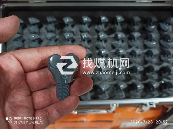 復(fù)合片金剛石鉆頭，型號齊全大量現(xiàn)貨供應(yīng)